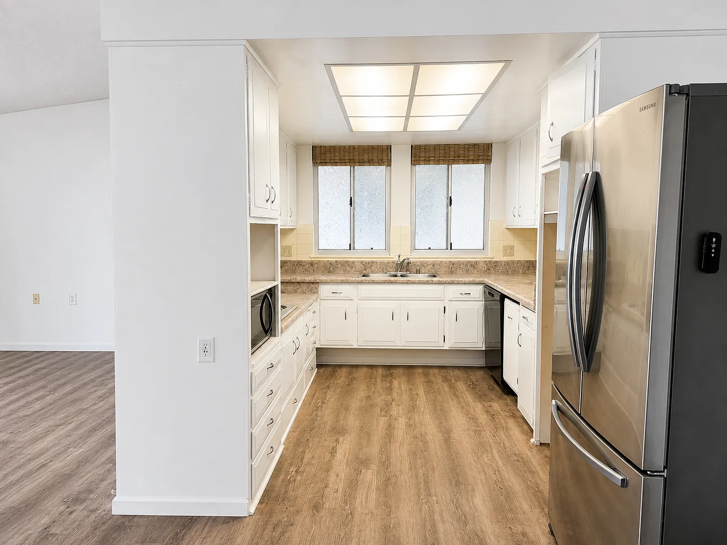 2 bed, 1040 sqft, $2,950 — Photo 4