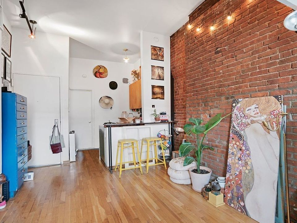 2nd image of 123 W 3rd St #5P