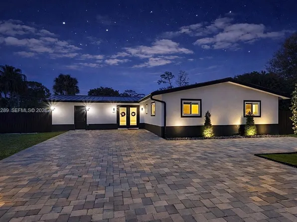 45 Akron Rd, Lake Worth, FL 33467