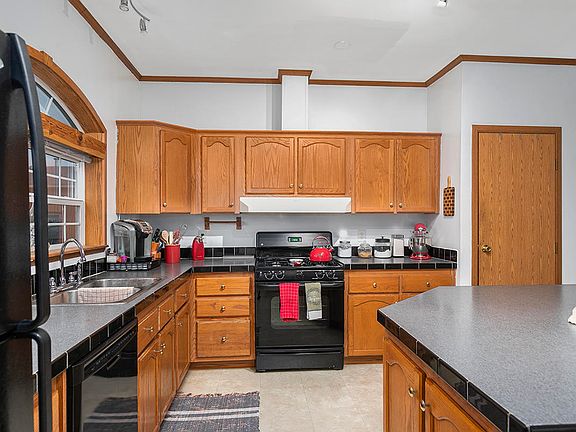3rd image of 14722 Lincoln Park Dr NE