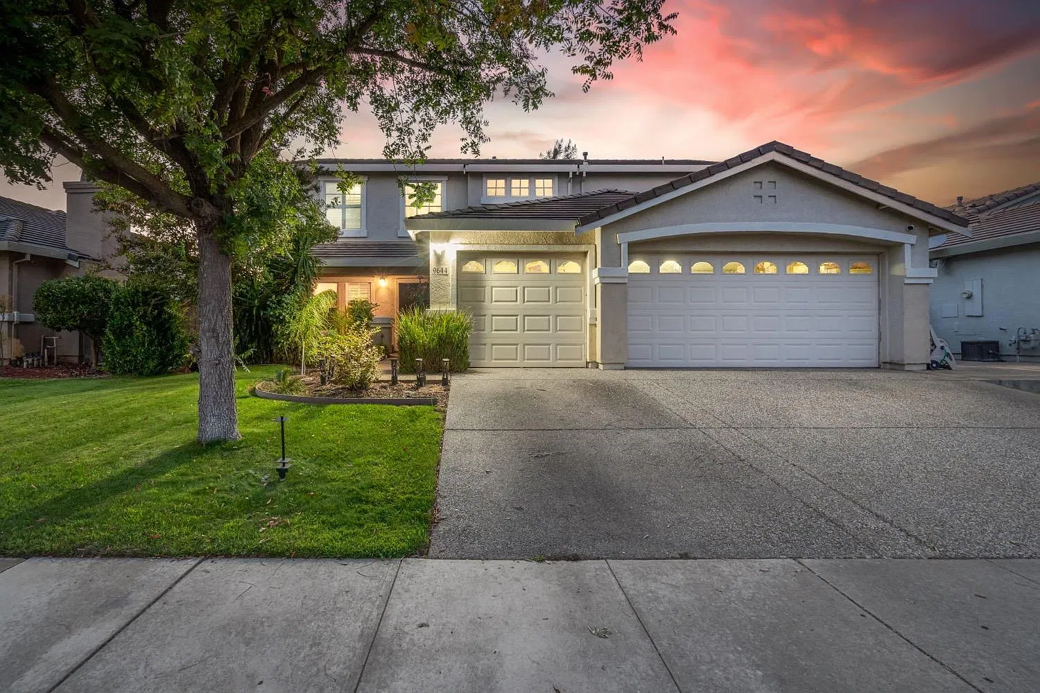 5 bed, 2347 sqft, $3,700 — Photo 2