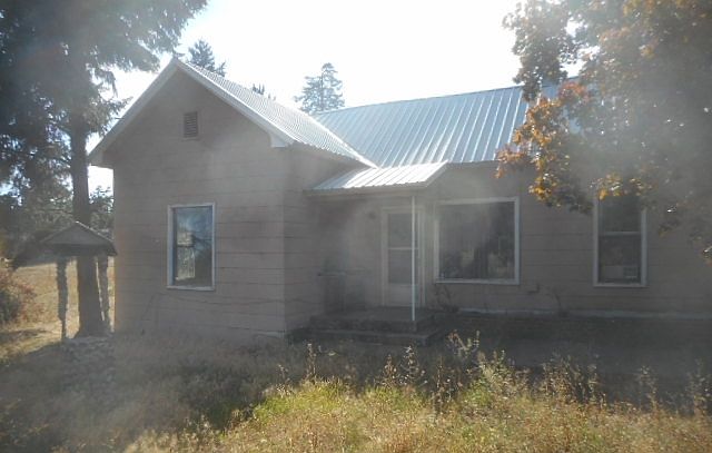 1st image of 145 SE Railroad Ave