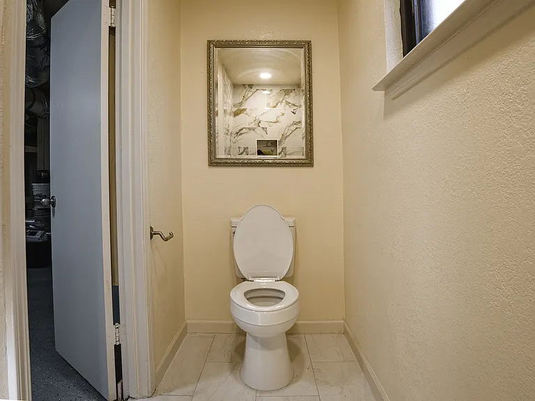 582 Euclid Ave — Photo 17