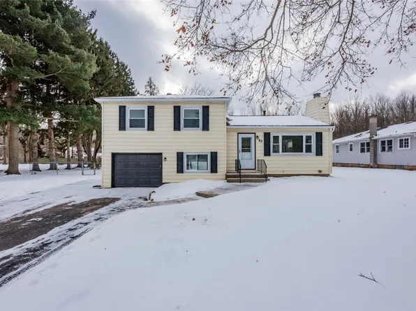 83 Helmar Dr, Spencerport, NY 14559