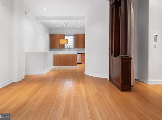 727 S 7th St #1R, Philadelphia, PA 19147