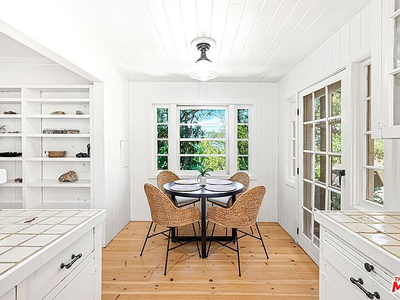 5th image of 21042 Entrada Rd