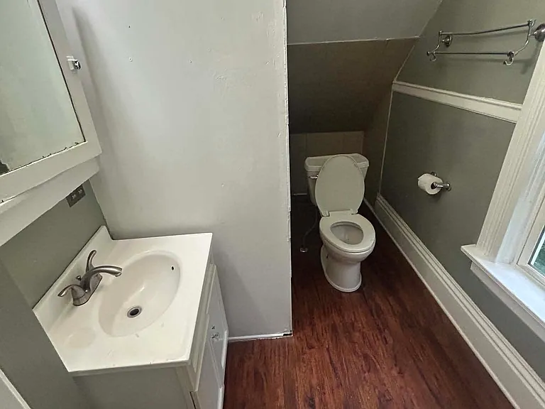 1819 Erie St #2 — Photo 9