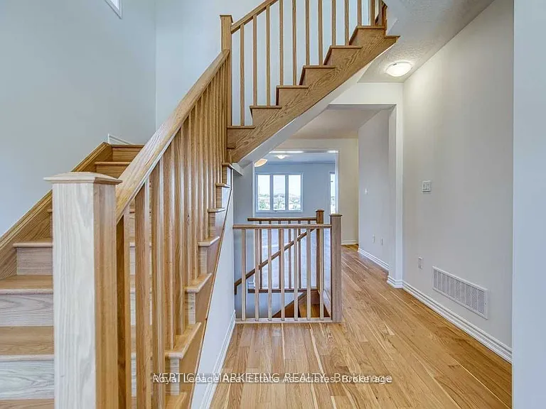 47 Routley St — Photo 2