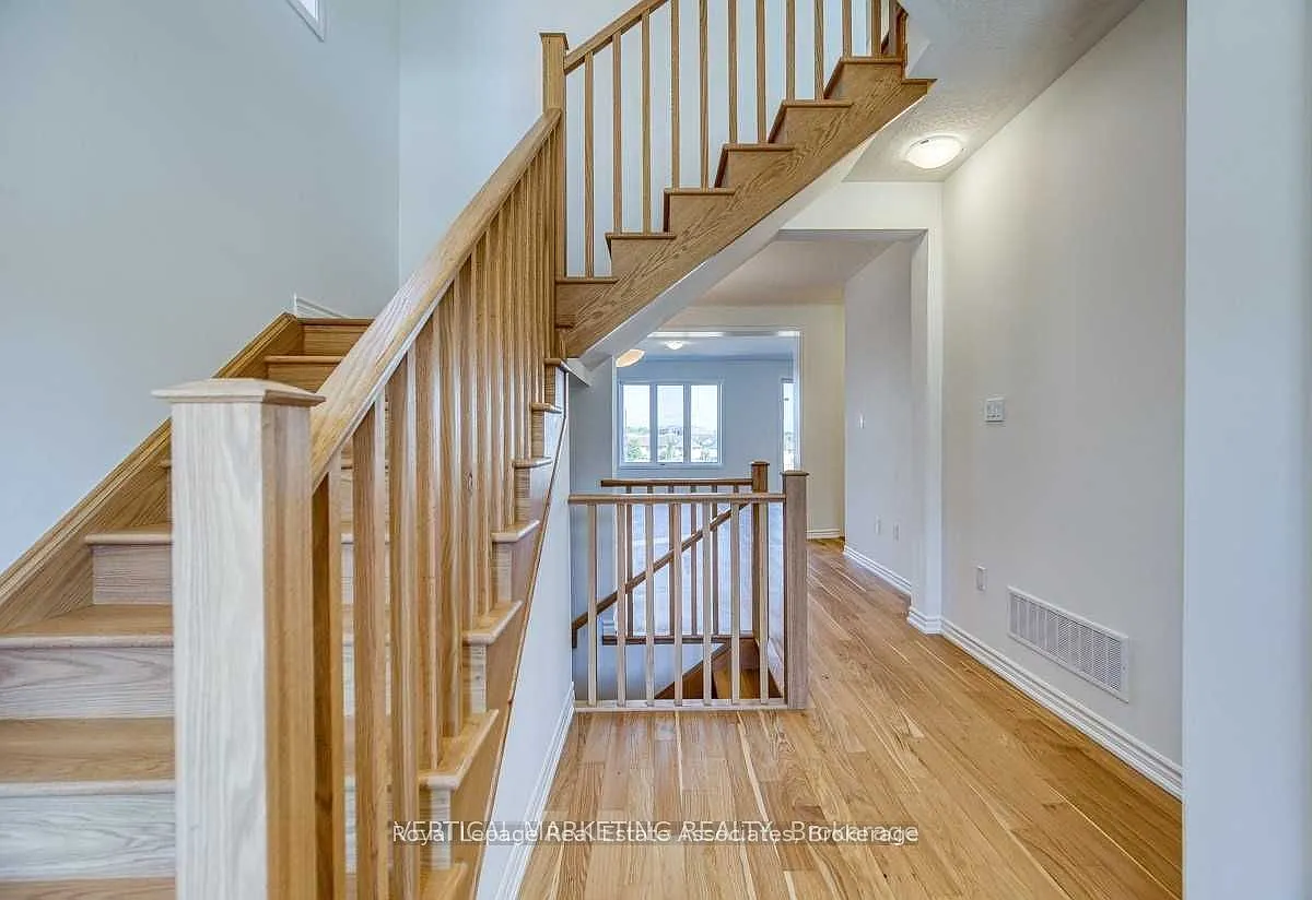 Building Photo - 47 Routley St