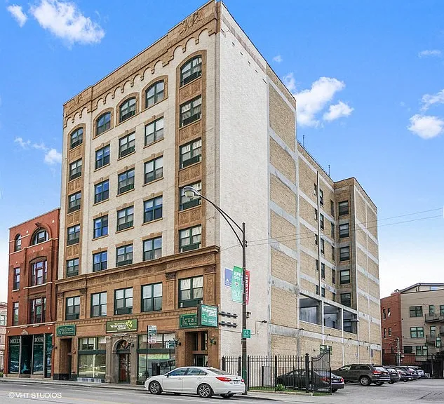 1170 N. Milwaukee Ave. — Photo 9