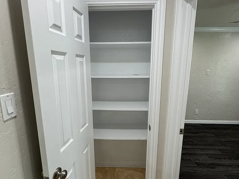 1705 Hawthorne Ln — Photo 17