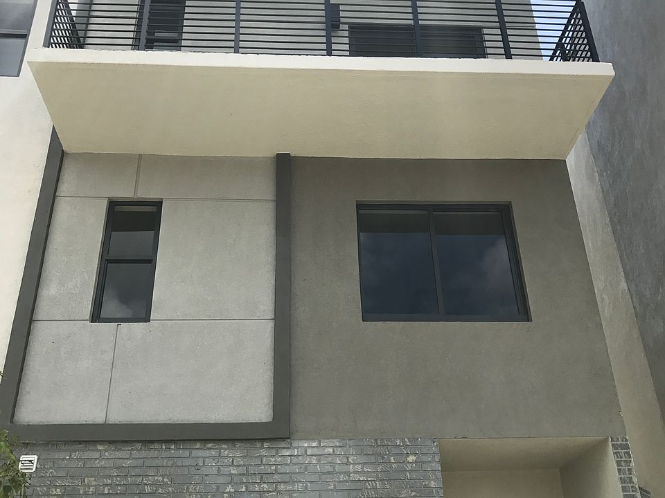 1st image of 532 Se 1st Circle #532