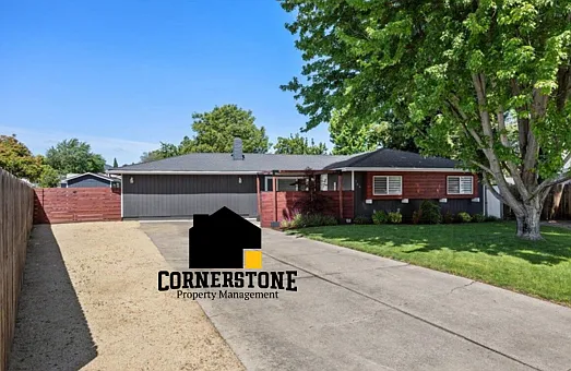 746 Hemlock Ct — Photo 1