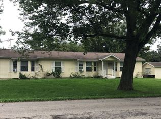 1158 McDonald Ave, Aurora, IL 60506