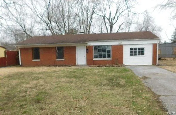 61 E Adams Dr photo 1