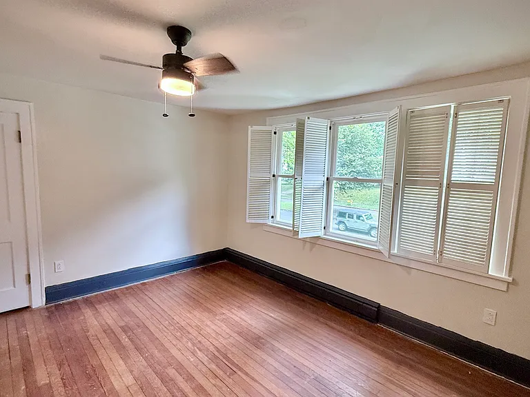 284 Castle Blvd — Photo 7