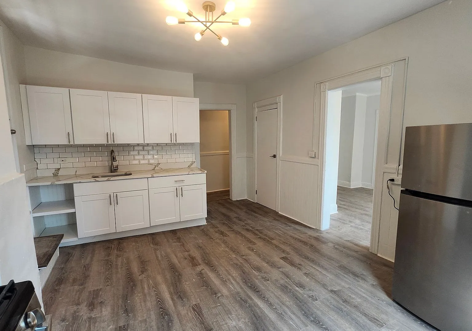 200 Irving Residential — Photo 1