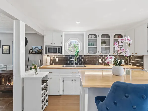 11 Military Rd, Halifax, NS B3P 0K3