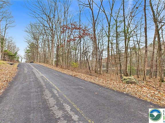 5th image of 221 Brookdale Rd