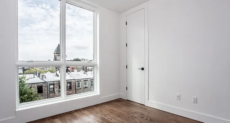 Rented by Loom Capital Group Inc. | media 24