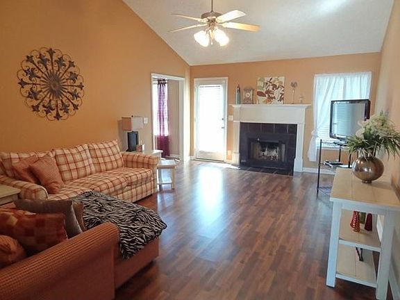 2nd image of 1421 Eastwoods Dr