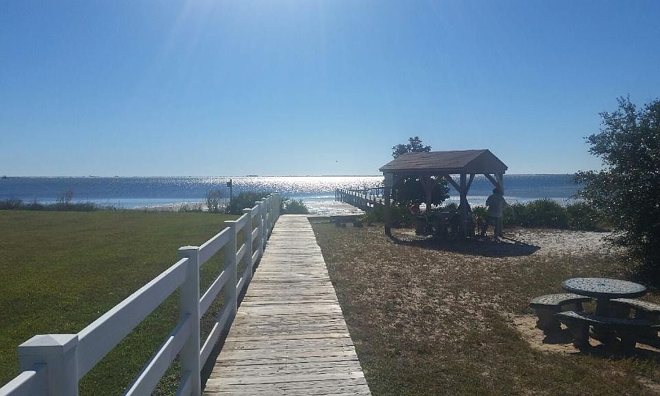 1st image of 1852 Lighthouse Pointe Dr