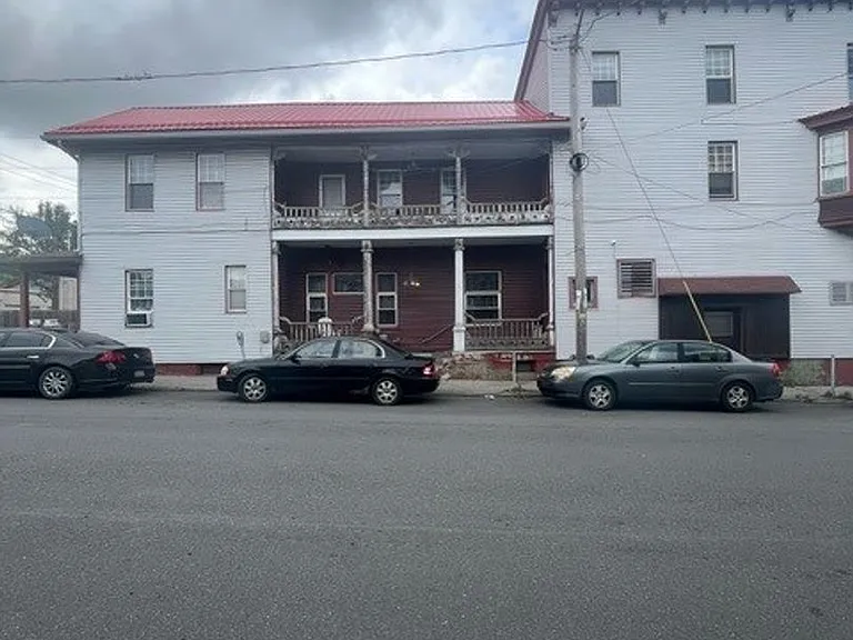 4 Spring Garden St — Photo 3