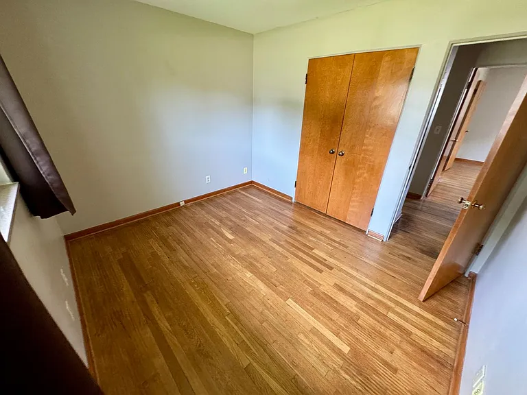 2562 Bristol Rd — Photo 32