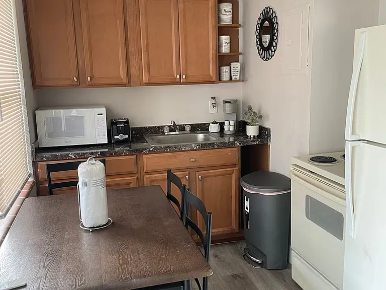 731 SW 4th Ct #2 — Photo 4