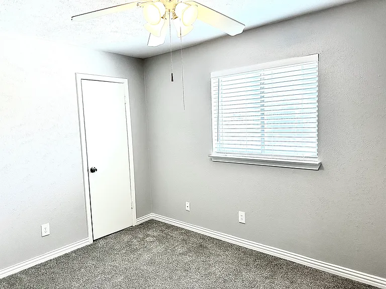 4304 Jenny Ln — Photo 17