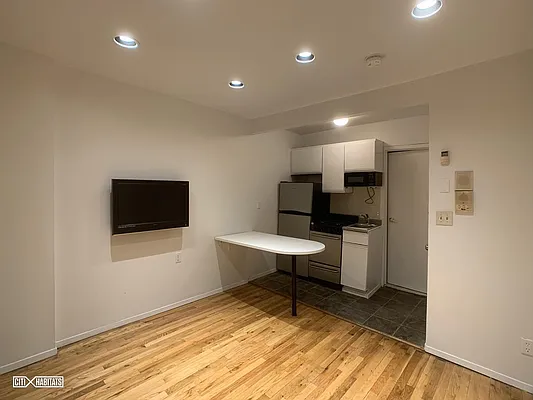 Rented by Citi Habitats | media 27