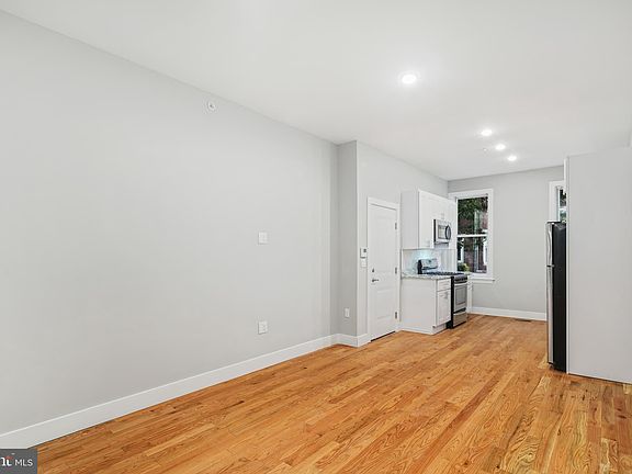 4th image of 760 S 15th St #1