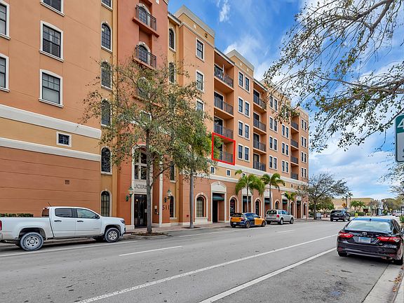 3rd image of 511 Lucerne Ave APT 304