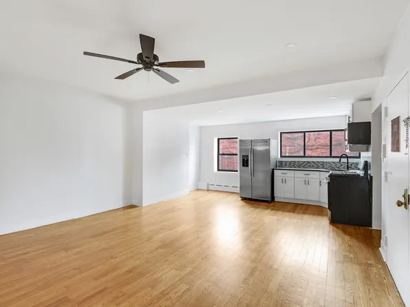 318 Van Brunt Street image 2 of 8