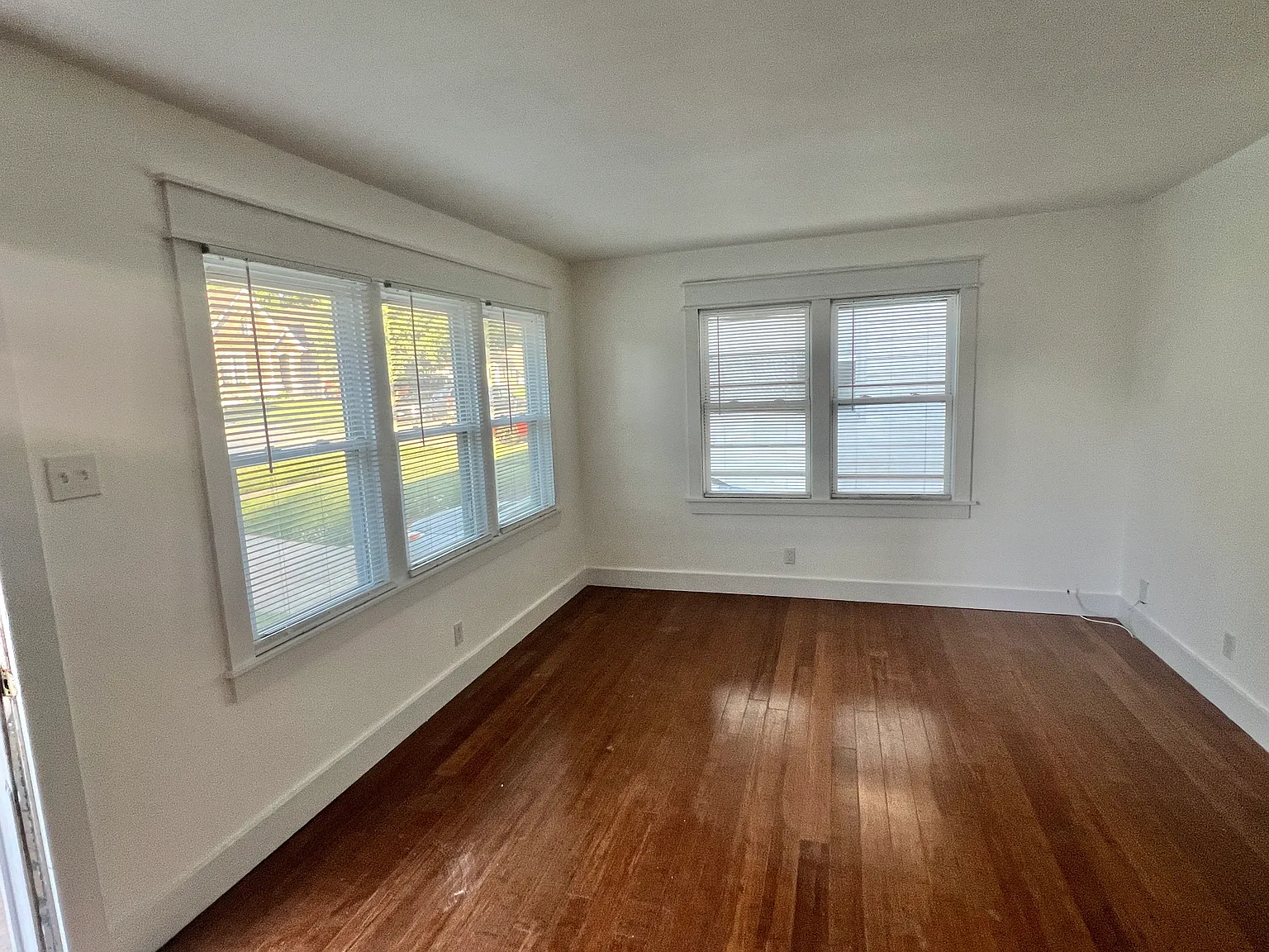 2 bed, 800 sqft, $1,750 — Photo 3