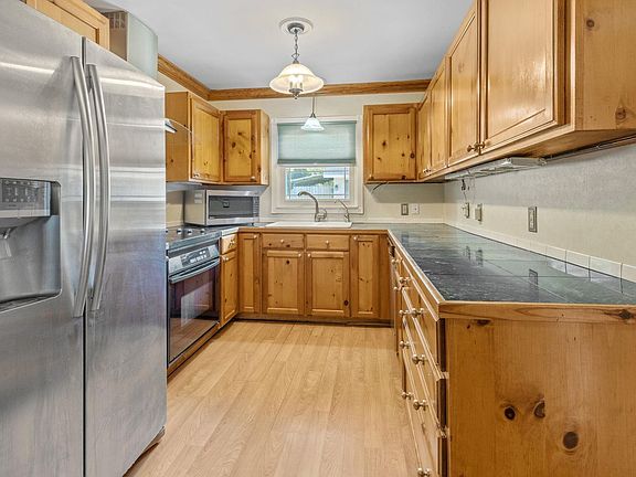 5th image of 3933 Elston St