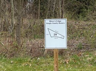 3389 Rivers Edge Dr, Saint Joseph, MI 49085