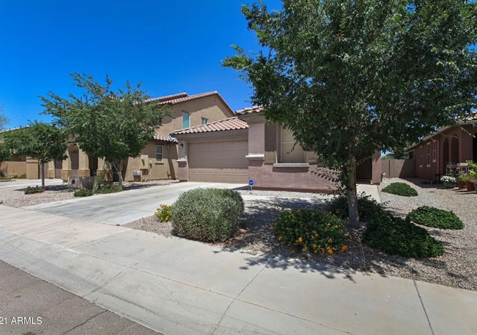 Gorgeous 3 bedroom, 2 bath plus a den on a premium view lot! — Photo 3