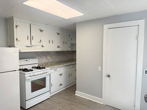 4th image of 326 Granite St APT 1