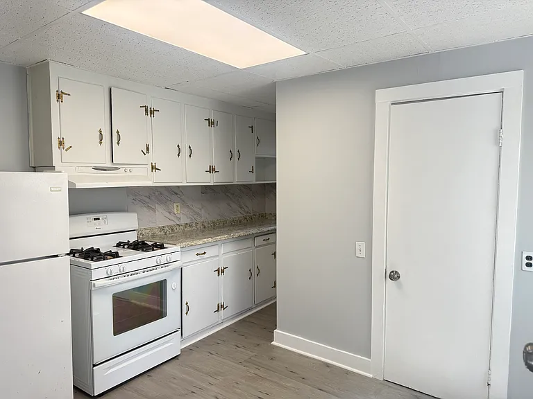 326 Granite St #1 — Photo 4