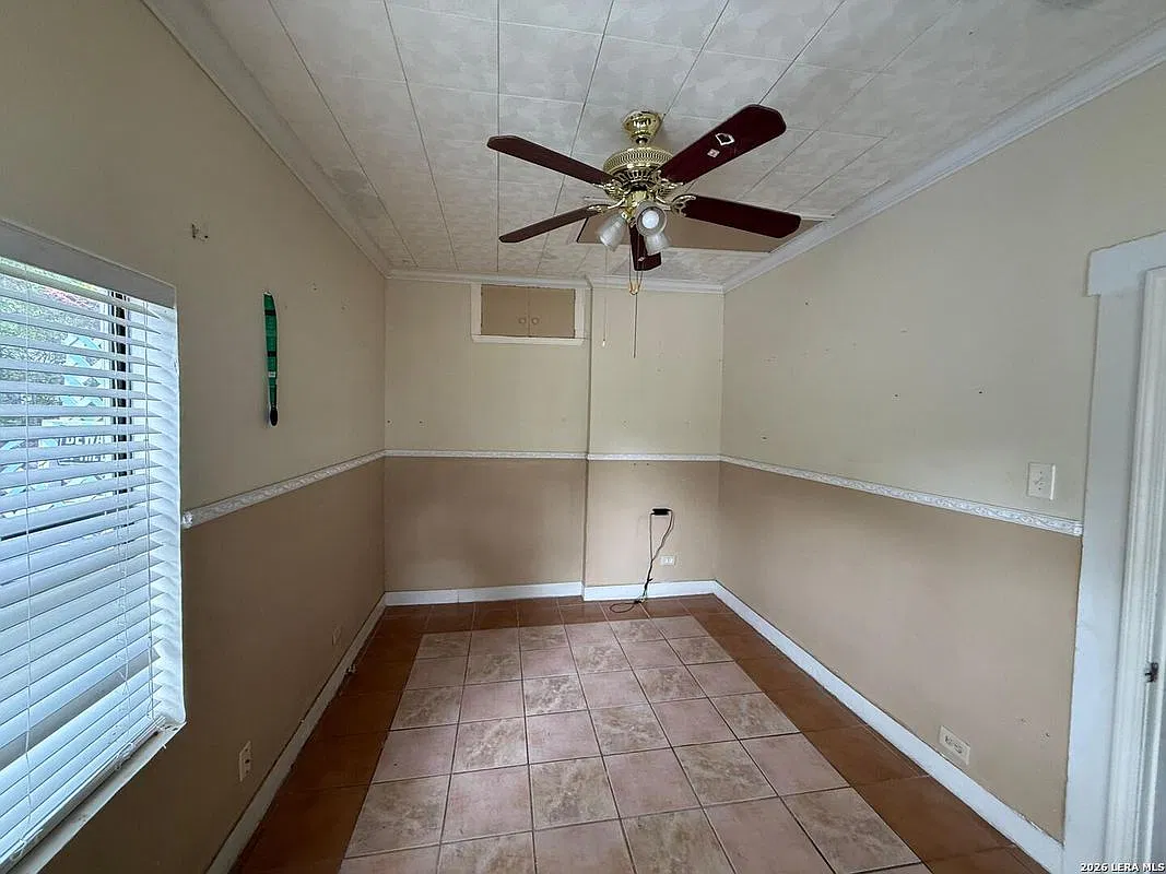 2 bed, 1.0 bath, 672 sqft, $1,600 — Photo 4