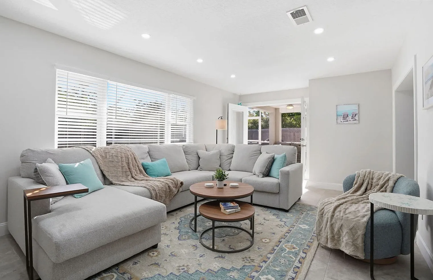 4 bed, 2.0 bath, $6,131 — Photo 2