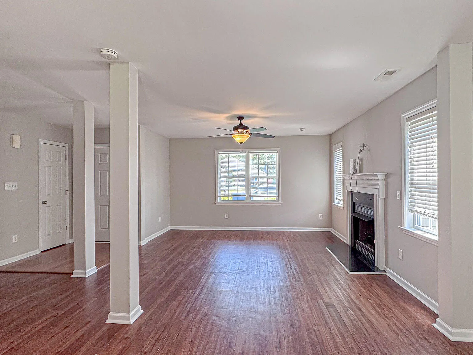 3 bed, 2.0 bath, 1275 sqft, $1,850 — Photo 2