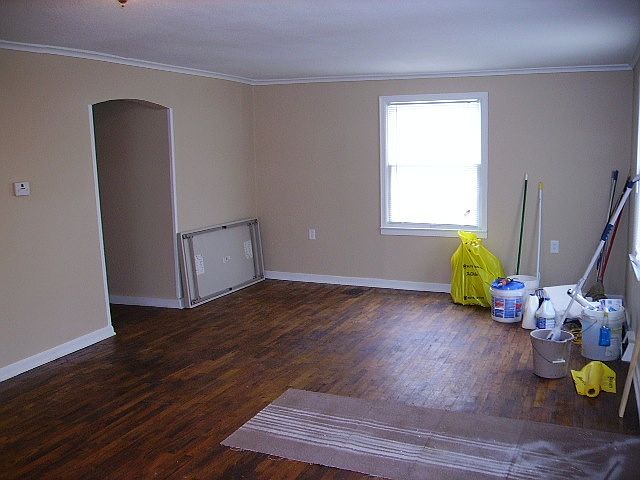1st image of 211 W 78th Ter