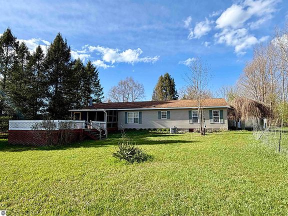 3rd image of 13249 Indian Rd
