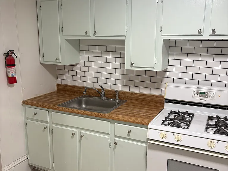90 West St #2L — Photo 3