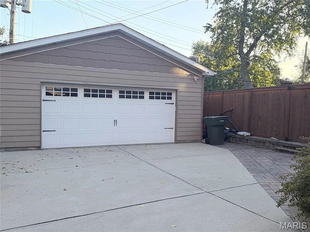 5 bed, 2368 sqft, $3,500 — Photo 3