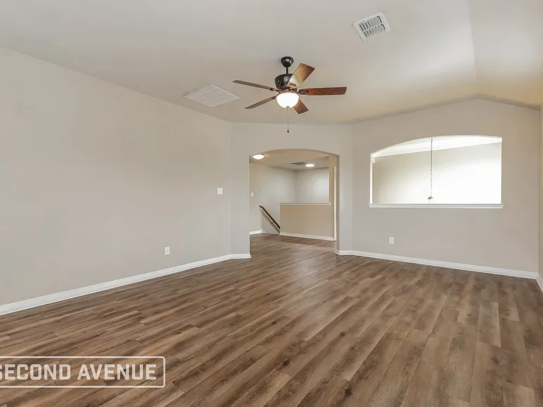 1820 Rosson Rd — Photo 12