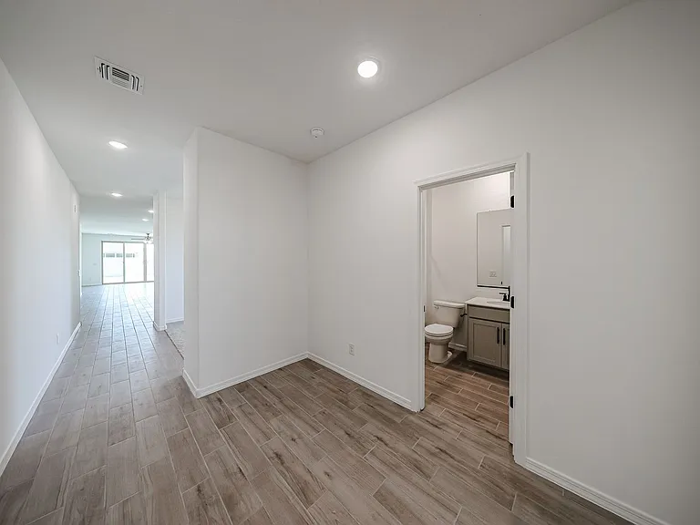 5633 W McNeil St — Photo 10