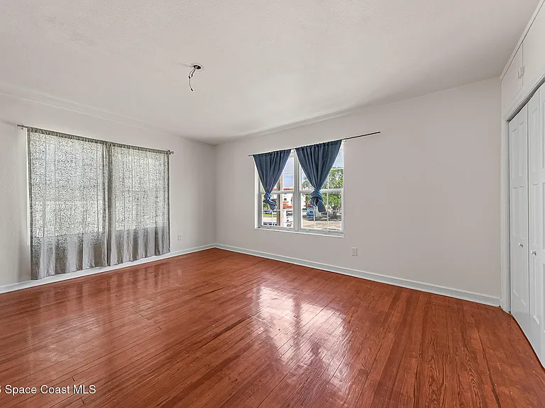 1008 E Strawbridge Ave — Photo 20